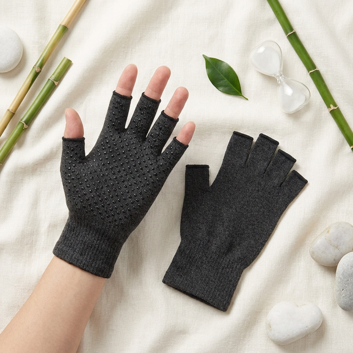 : BambooRelief™ Bamboo Compression Gloves — Wake Up With Less Pain